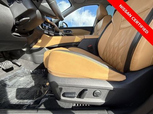 Certified 2023 Nissan Rogue Platinum w/ Platinum Premium Package image 12