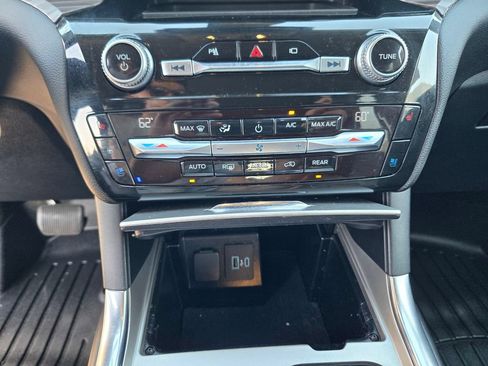 Used 2021 Ford Explorer Limited w/ Equipment Group 301A RWD image 15