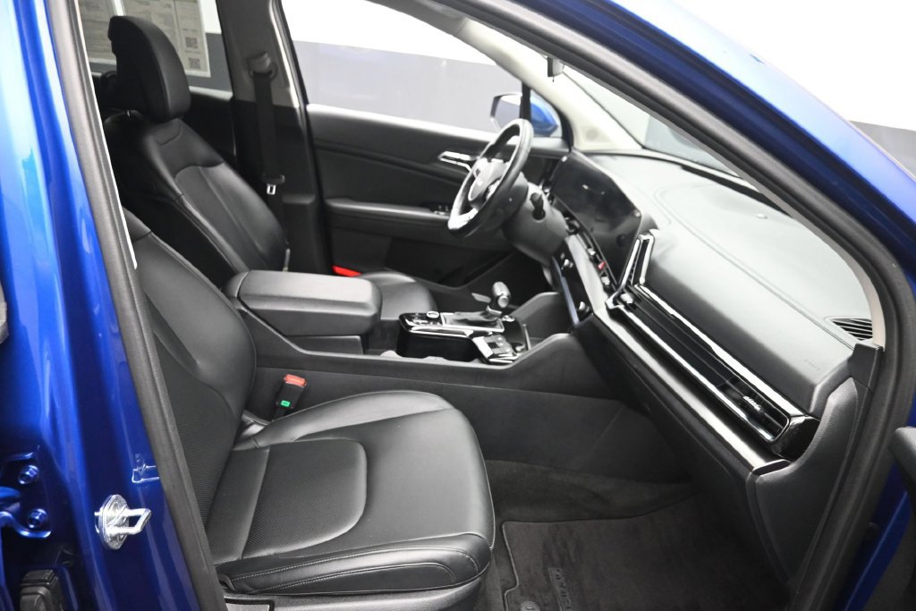 Used 2023 Kia Sportage EX AWD/4WD image 17