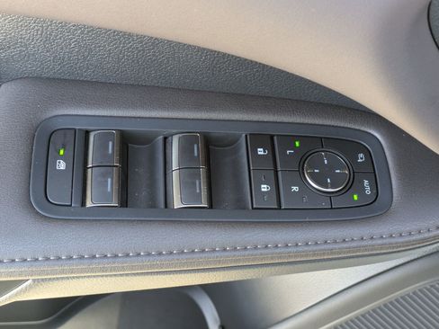 Used 2023 Lexus RX 350 w/ Luxury Package image 20