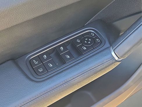 Used 2022 Porsche Cayenne E-Hybrid Coupe image 22