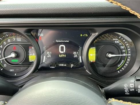 Used 2024 Jeep Wrangler Unlimited w/ Convenience Group image 13