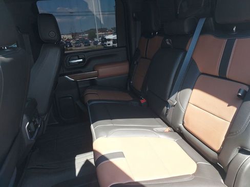 Used 2022 Chevrolet Silverado 3500 High Country image 29