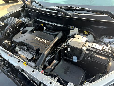 Used 2021 Chevrolet Equinox LT image 49