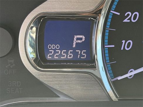 Used 2012 Toyota Sienna XLE image 15