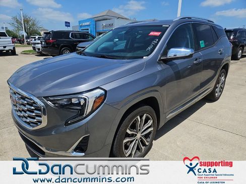 Used 2020 GMC Terrain Denali w/ Denali Premium Package FWD image 1
