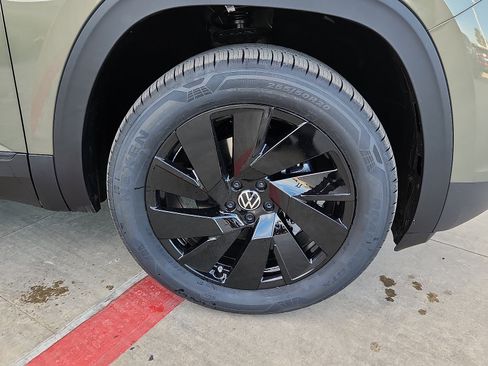 New 2026 Volkswagen Atlas SE image 9