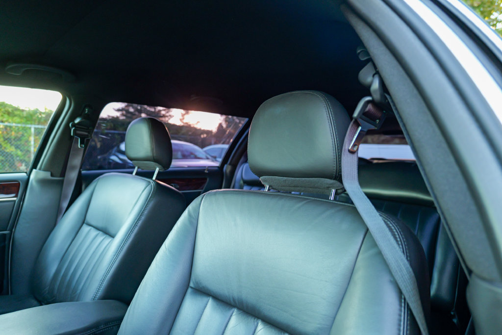 Used 2008 Lincoln Town Car Executive RWD image 23