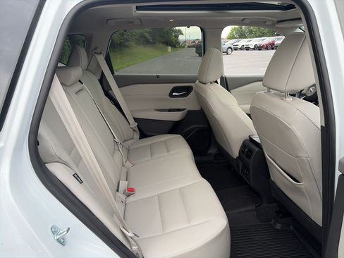 Used 2024 Nissan Rogue SV w/ SV Premium Package AWD/4WD image 26