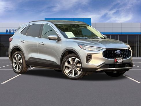Used 2024 Ford Escape Platinum AWD/4WD image 2