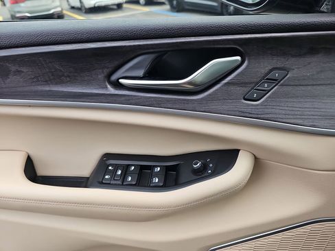 Used 2022 Jeep Grand Cherokee Limited 4xe w/ Luxury Tech Group II image 32