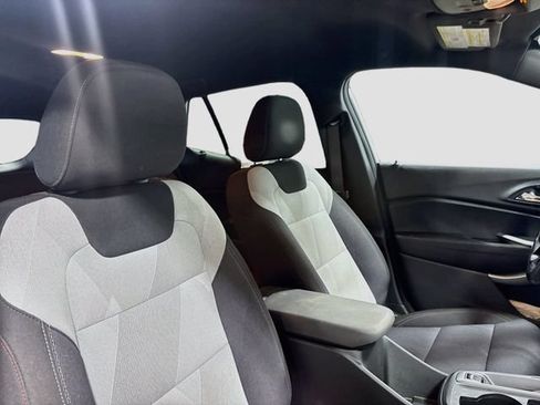 Used 2024 Chevrolet Trax RS w/ Driver Confidence Package FWD image 21