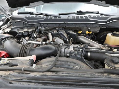 Used 2017 Ford F250 XLT AWD/4WD image 33