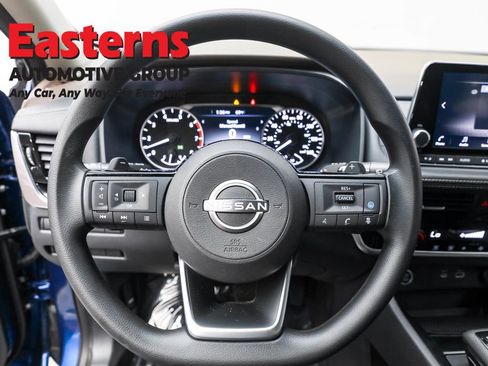 Used 2022 Nissan Rogue SV AWD/4WD image 10