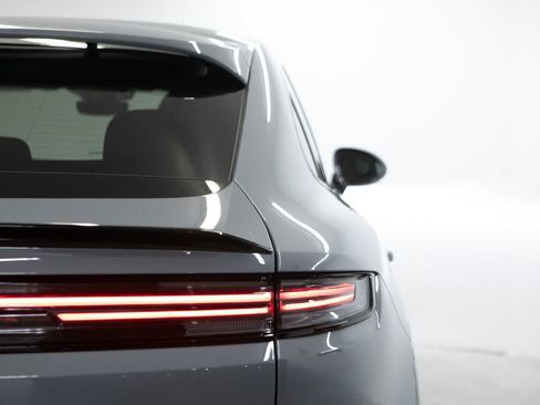 New 2026 Porsche Cayenne GTS AWD/4WD image 40