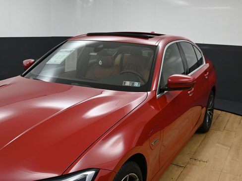 Used 2022 BMW 330e xDrive w/ Convenience Package AWD/4WD image 3