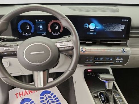 Used 2025 Hyundai Kona SEL FWD image 13