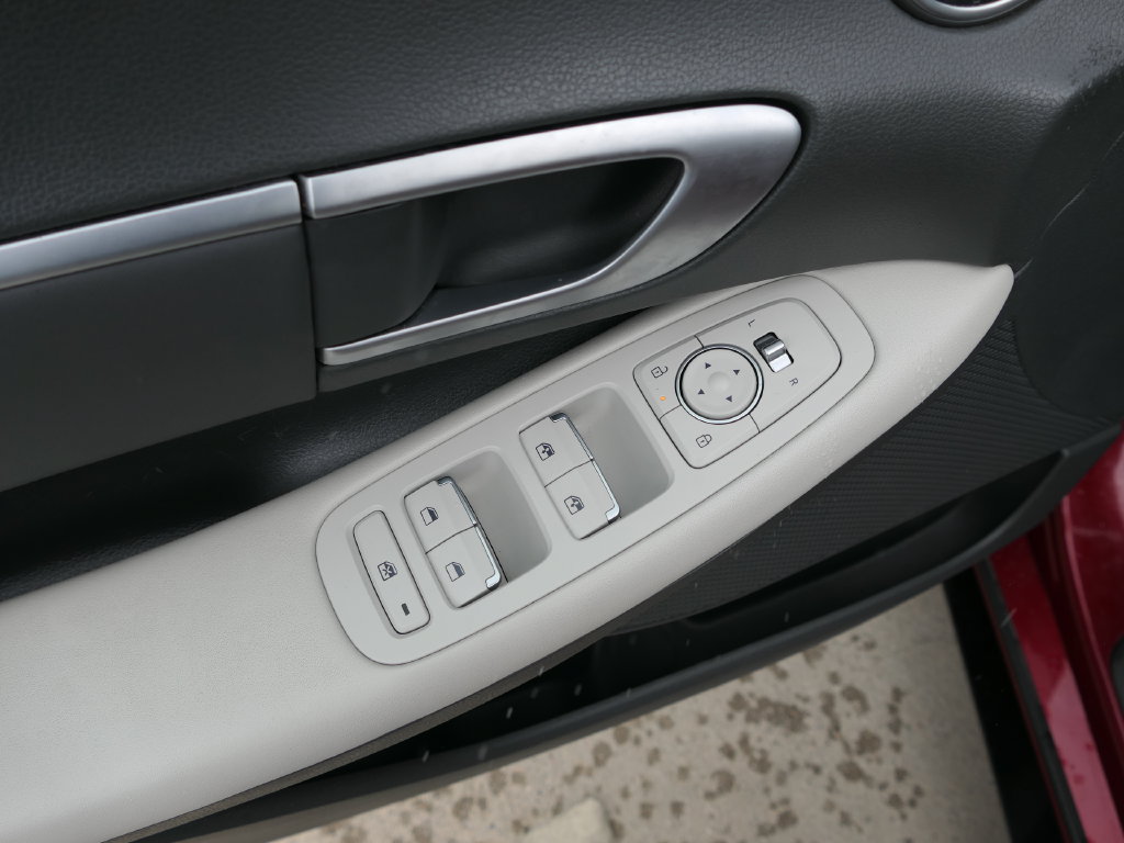 Used 2024 Hyundai Sonata SEL FWD image 11