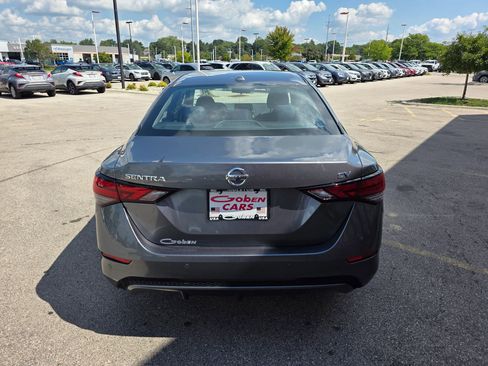 Used 2021 Nissan Sentra SV image 4