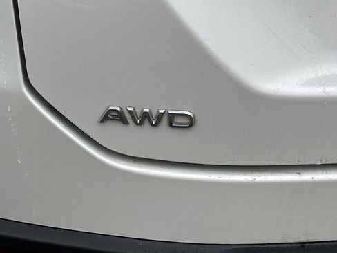 Used 2023 Honda Pilot LX image 32