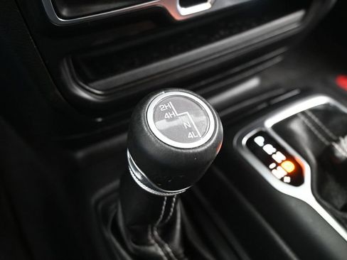 Used 2021 Jeep Wrangler Unlimited Sahara w/ Uconnect 4C Nav & Sound Group AWD/4WD image 24