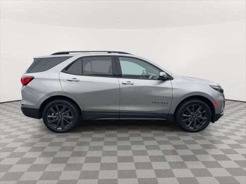 Used 2023 Chevrolet Equinox RS w/ RS Leather Package image 8