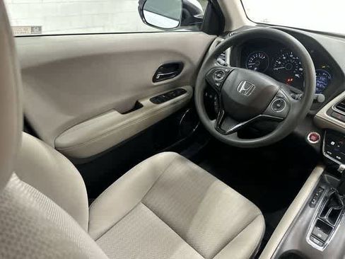 Used 2018 Honda HR-V EX image 12