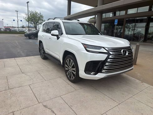Certified 2024 Lexus LX 600 4WD w/ Luxury Package image 2