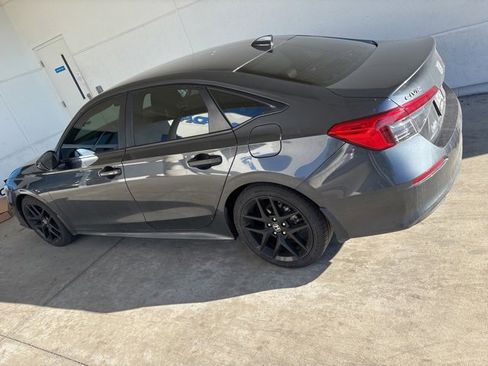 Used 2024 Honda Civic Sport image 2