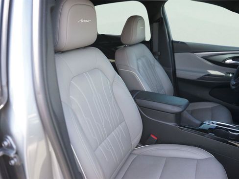 Used 2025 Buick Envista Avenir FWD image 19