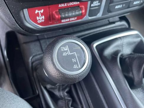 Used 2024 Jeep Wrangler Unlimited Sport AWD/4WD image 26