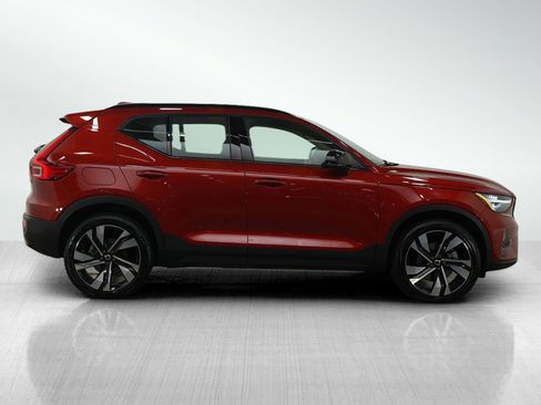 Used 2023 Volvo XC40 B5 Ultimate w/ Protection Package Premier image 7