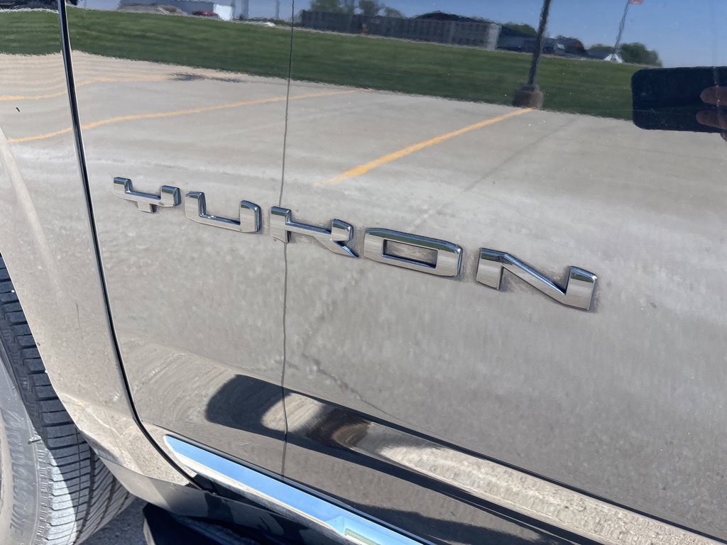 Used 2024 GMC Yukon SLT AWD/4WD image 9
