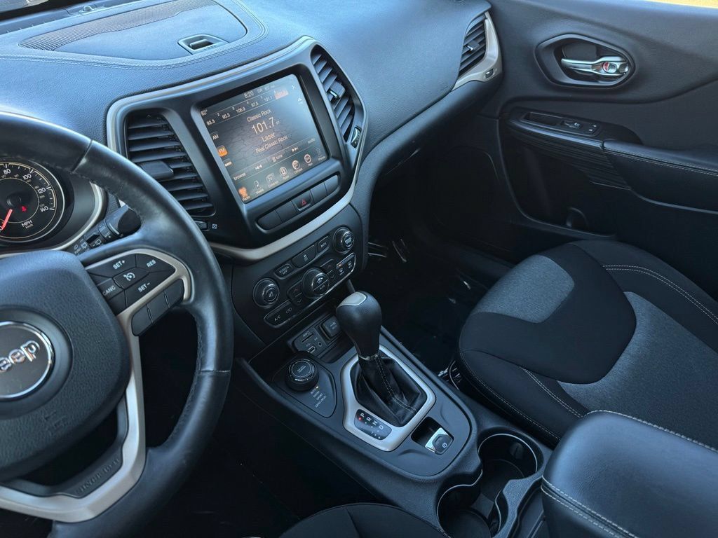 Used 2014 Jeep Cherokee Latitude w/ Comfort/Convenience Group AWD/4WD image 20