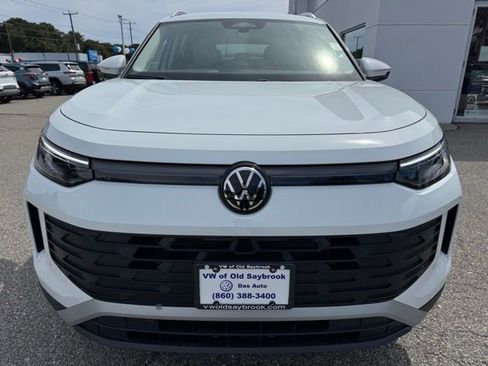 New 2025 Volkswagen Tiguan SE AWD/4WD image 2