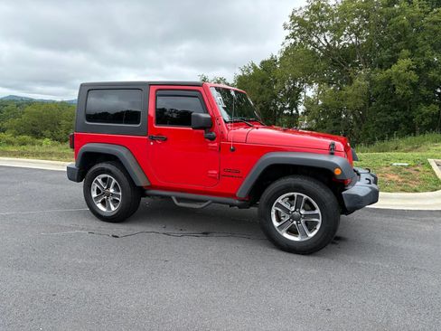 Used 2017 Jeep Wrangler Sport w/ Quick Order Package 24S AWD/4WD image 7