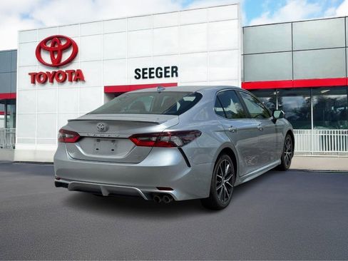 Certified 2023 Toyota Camry SE image 3