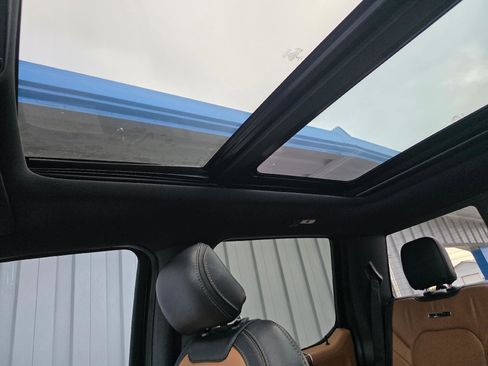 Used 2016 Ford F150 Limited w/ Trailer Tow Package image 24