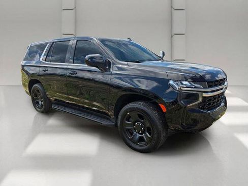 Used 2023 Chevrolet Tahoe 2WD w/ Remote Keyless Entry Package image 3
