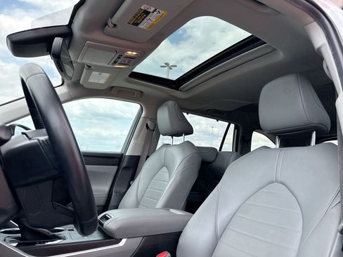 Used 2022 Toyota Highlander XLE image 16