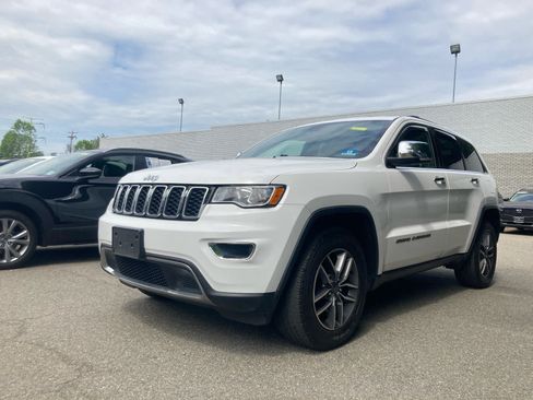 Used 2020 Jeep Grand Cherokee Limited AWD/4WD image 2