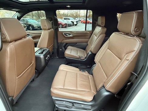Certified 2024 Chevrolet Suburban High Country image 15
