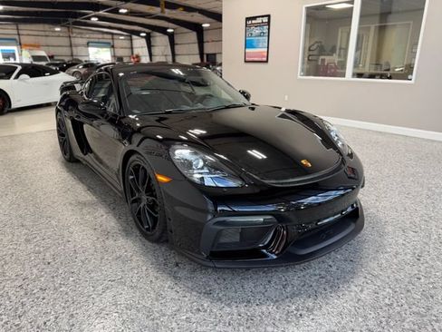 Used 2020 Porsche 718 Cayman GT4 RWD image 13