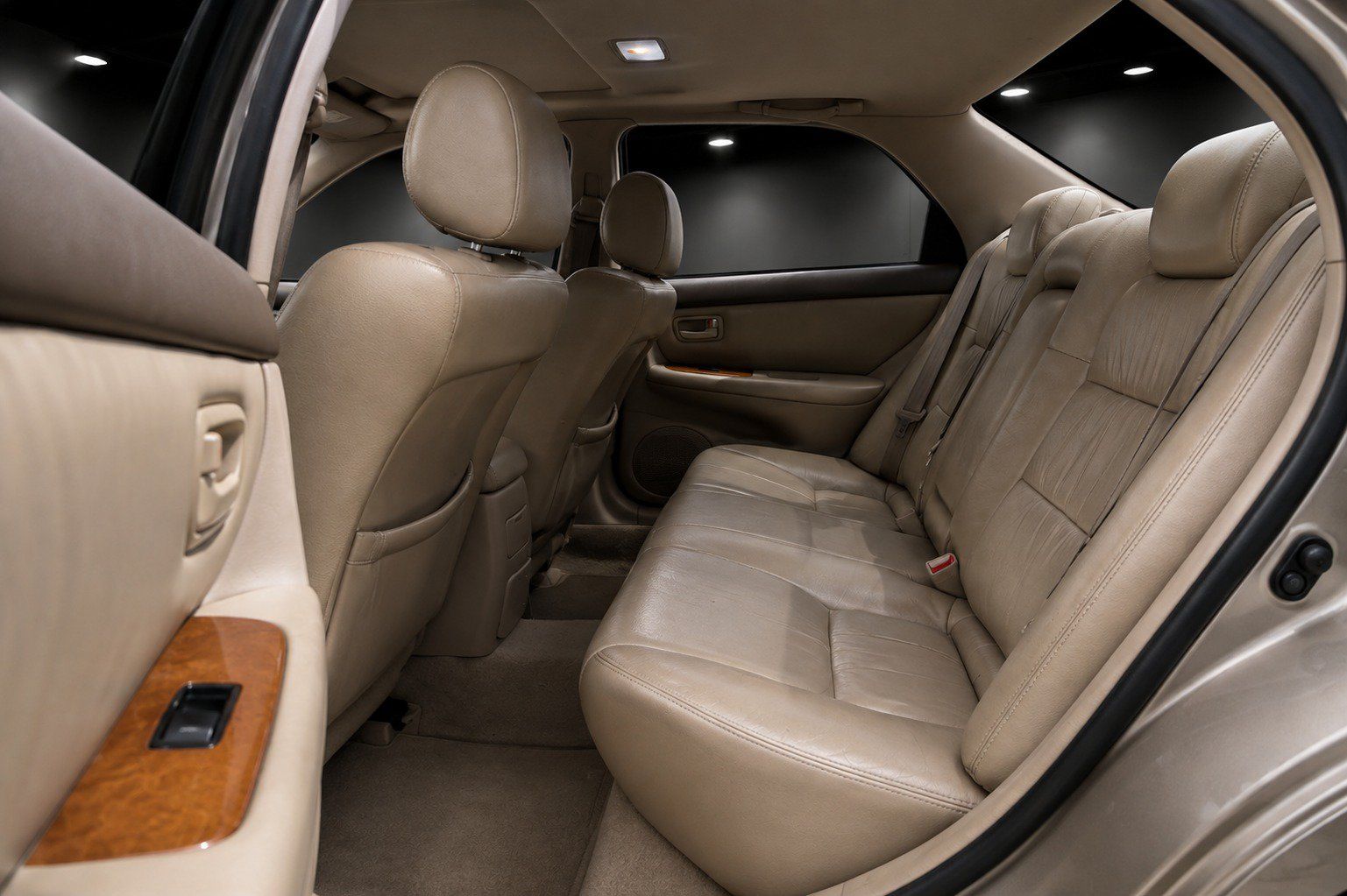 Used 2000 Lexus ES 330 FWD image 7