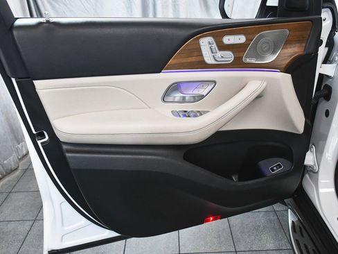 Used 2022 Mercedes-Benz GLE 350 4MATIC w/ Premium Package image 9