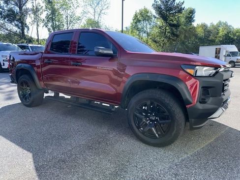 Used 2025 Chevrolet Colorado Trail Boss image 8