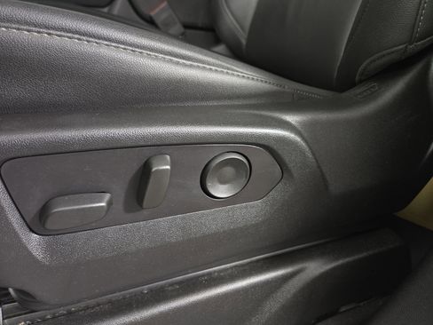 Certified 2023 Chevrolet Tahoe Z71 w/ Z71 Off-Road Package image 32