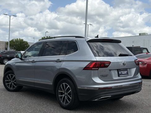 Used 2020 Volkswagen Tiguan SE w/ Panoramic Sunroof Package FWD image 6