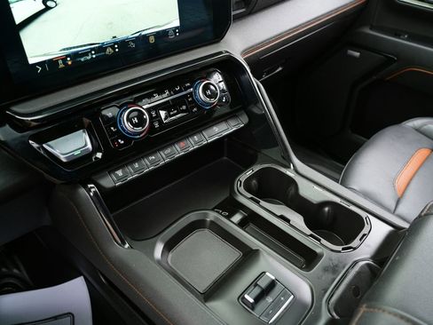 Used 2024 GMC Sierra 2500 AT4 w/ AT4 Premium Plus Package image 16