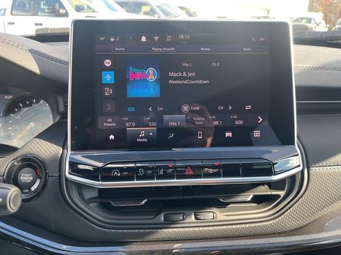 New 2026 Jeep Compass Limited image 25